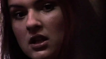 Milf mit großem Schwanz gibt Hardcore-Blowjob und Analfick