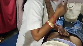 Врачиха жестко меня трахнула на осмотре