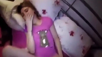 Réveillé ma meilleure amie avec grosse bite dans son cul