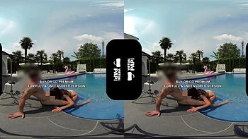 Morena de cowgirl chupando pau ao lado da piscina