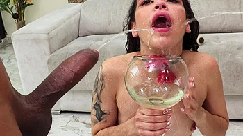 Latina défoncée en DP, anus, et creampie