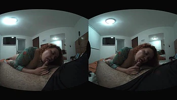 Colombienne milf maison suce deux bites