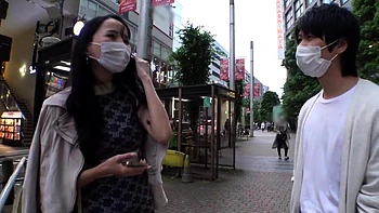 Soeur amateur japonaise baisée par derrière