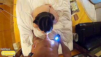 Nymphe asiatique teen en POV avec creampie dégoulinant