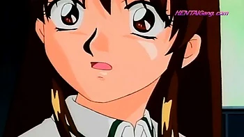 MILF soumise baisée en public, ses trous remplis de jouets