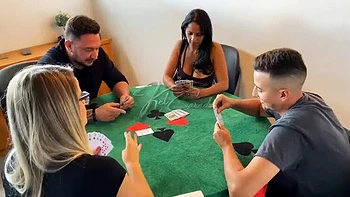 Heiße spanische MILF Kel Abate bläst und fickt Anfänger-Cuckold