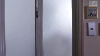 Asiatische Teen-Hausfrau hart gefickt