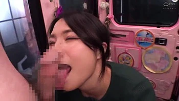 Le cocu regarde sa femme se faire baiser