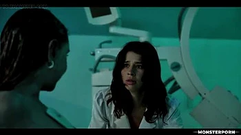 Futa monstre Pyramid Head baise dur la jolie brune Kylie