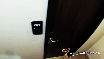 Mia Blow, maman allemande chaude, baise en POV