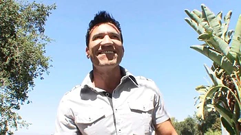 Asiática chupando pau, fodida de quatro e montada