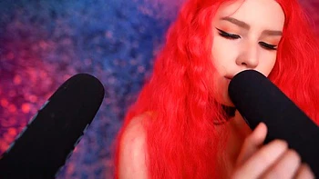 Rothaariges ASMR Solo leckt im POV Fetisch