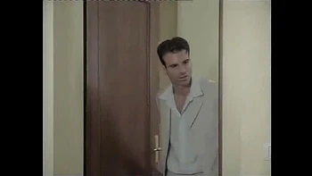 Тётя с большими сиськами трахает племянника сзади и глотает сперму