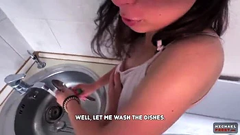 Madrasta Tais Mercedes chupando o pau grande do enteado - buceta peluda, boquete e gozada na boca