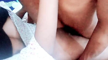 Stiefvater erwischte mich beim Fingern und fickte meine Muschi