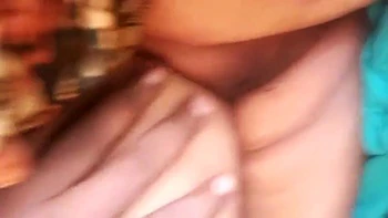 Madrastra tetona folla a hijastro al aire libre