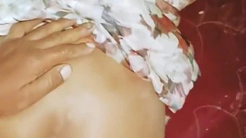 Индийская сводная сестра трахается анально с соседом