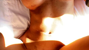 Blonde Sekretärin Lilith Petite wird vom Chef hart gefickt