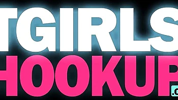 Escort trans sexy se masturbe et se fait baiser le cul