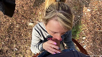 Follando al aire libre en las colinas con Luna y Markus