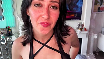 Meu POV fodendo a magra Anna com boquete profundo