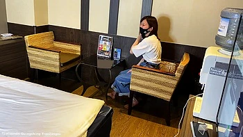 Соблазнительная азиатская девушка в POV кастинге с фетишем