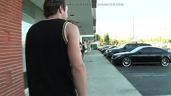 Johnny Sins e Priya Rai fodem peitos grandes e gozam jatos