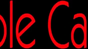 Rosy milf trans se masturba sozinha com dildo