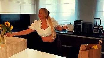 Princesa Diana lame el culo del chef como aperitivo