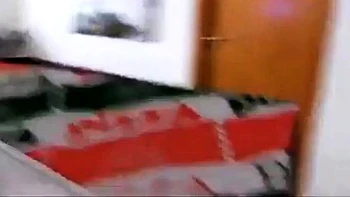 Любительница брюнетка трахается с немецким пиццайоло