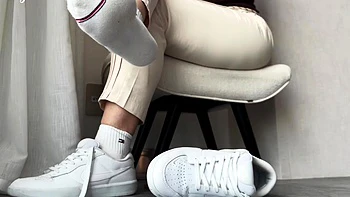 Грейзи — богиня, кончающая от запаха моих ног