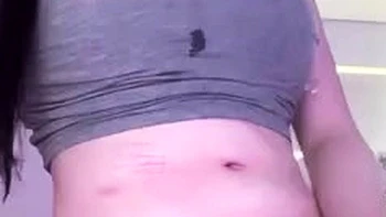 Babymaddyxo shemale se masturba e goza de perto