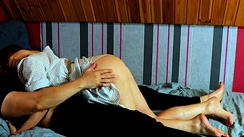 La pelirroja quiere tu polla mientras su marido no está