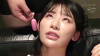 Голая связанная девка с вибратором и жестким проникновением до сквирта