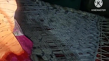 Heiße indische Teen mit engem Pussy wird draußen POV hart gefickt