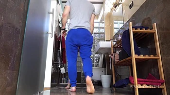 Amanda Clarke quiere que le orine en la cara