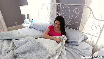 Foda interracial POV com a morena Kacey Quinn