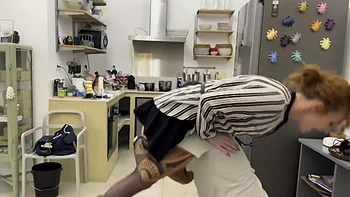 Gonzaga wird in Spitzenunterwäsche brutal ganggefickt