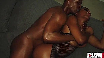 Neuste Amateur-Ebony mit riesigem, adrigem schwarzen Schwanz