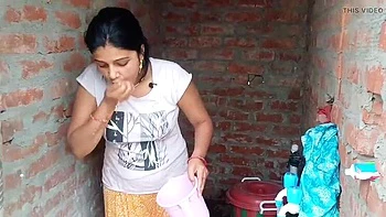 MILF india PoojaSex folla anal al anfitrión de Airbnb por primera vez