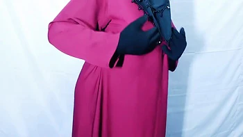 Горячая хиджабистка из Индии лижет зад и жестко трахается