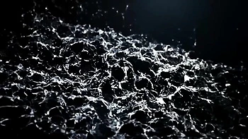 Claudia Macc na brincadeira louca de mijo e foda