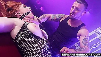 Хозяин трахает все её дырки по жёсткому