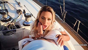 Milf rubia recibe polla gorda en dura follada anal pública