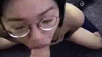 Casting asiático: anal, mamada y perrito amateur