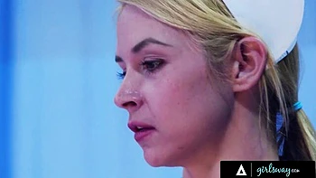 Casey Calvert trío lésbico duro con Sarah y Whitney