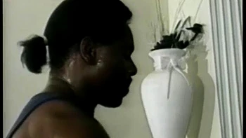 Negra fazendo boquete, doggy e cowgirl fodendo