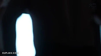 Japoneses sem censura em trio quente com peitos grandes