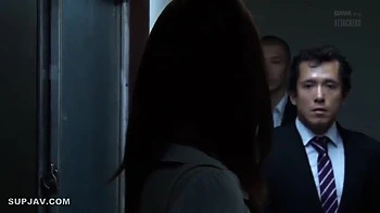 Modelo asiática novata leva creampie em foda japonesa sem censura