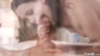 Chica morena Liza Shay follada duro